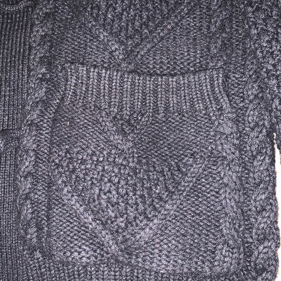FOREVER21 WOMENS SIZE MEDIUM GRAY COZY SWEATER USED - Picture 9 of 14
